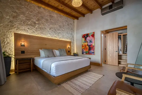 Space between hotel and Olivea entrance